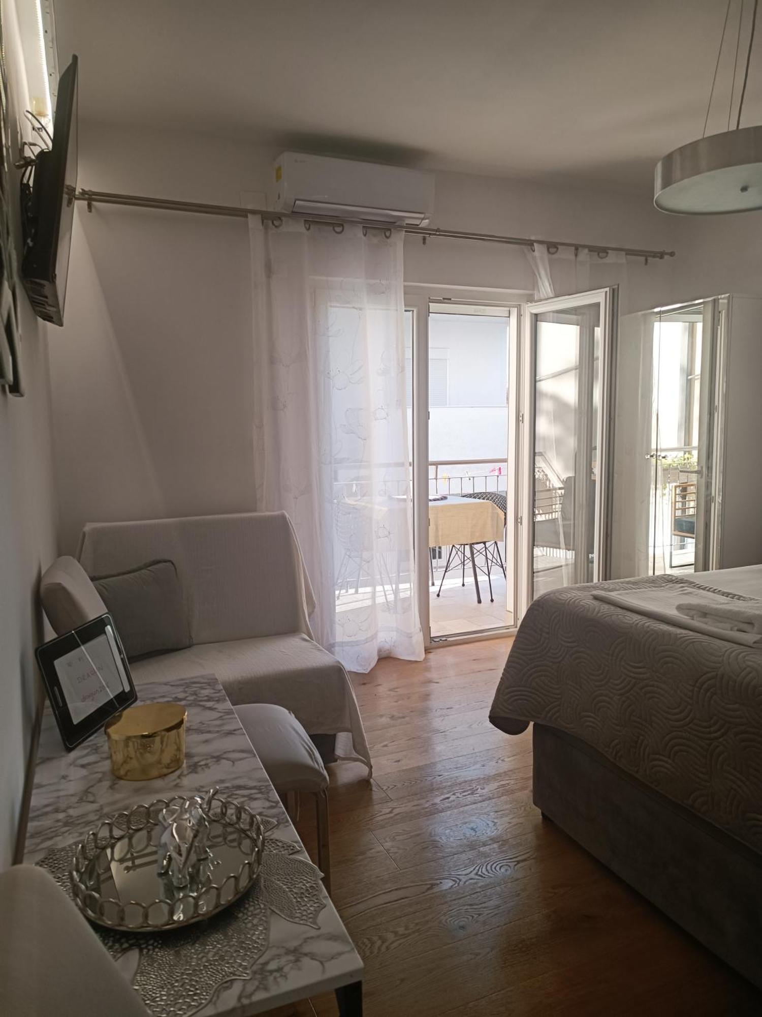 Apartment Golden Sunrise - 4 Ul.Petra Svacica11 Baška Voda Buitenkant foto