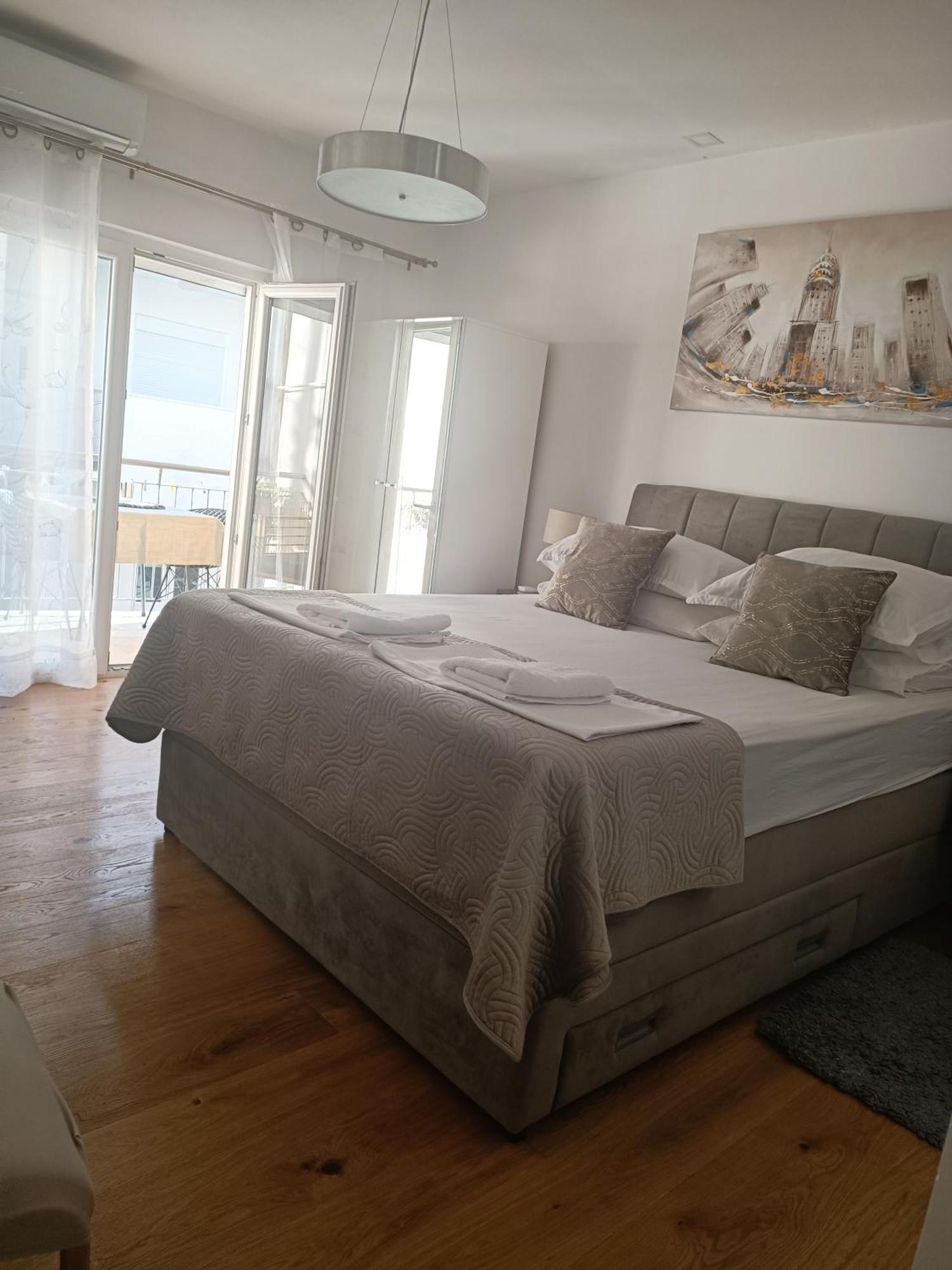 Apartment Golden Sunrise - 4 Ul.Petra Svacica11 Baška Voda Buitenkant foto